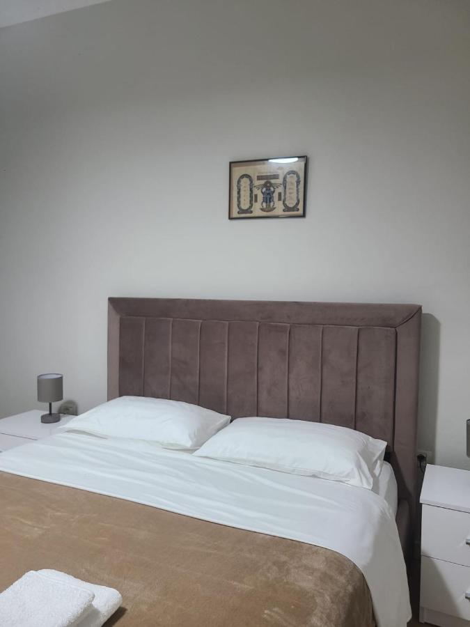 Home Inn Apartaments Tirana Exteriör bild